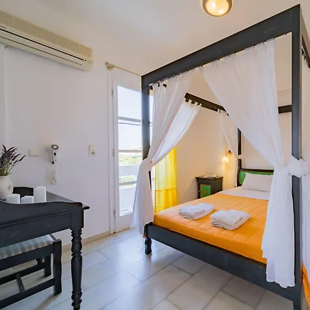 Antonina Agia Anna (Naxos)